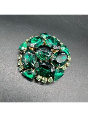 Vintage Mid Century Emerald Green Rhinestone Brooch Pin Gold Tone Retro Jewelry